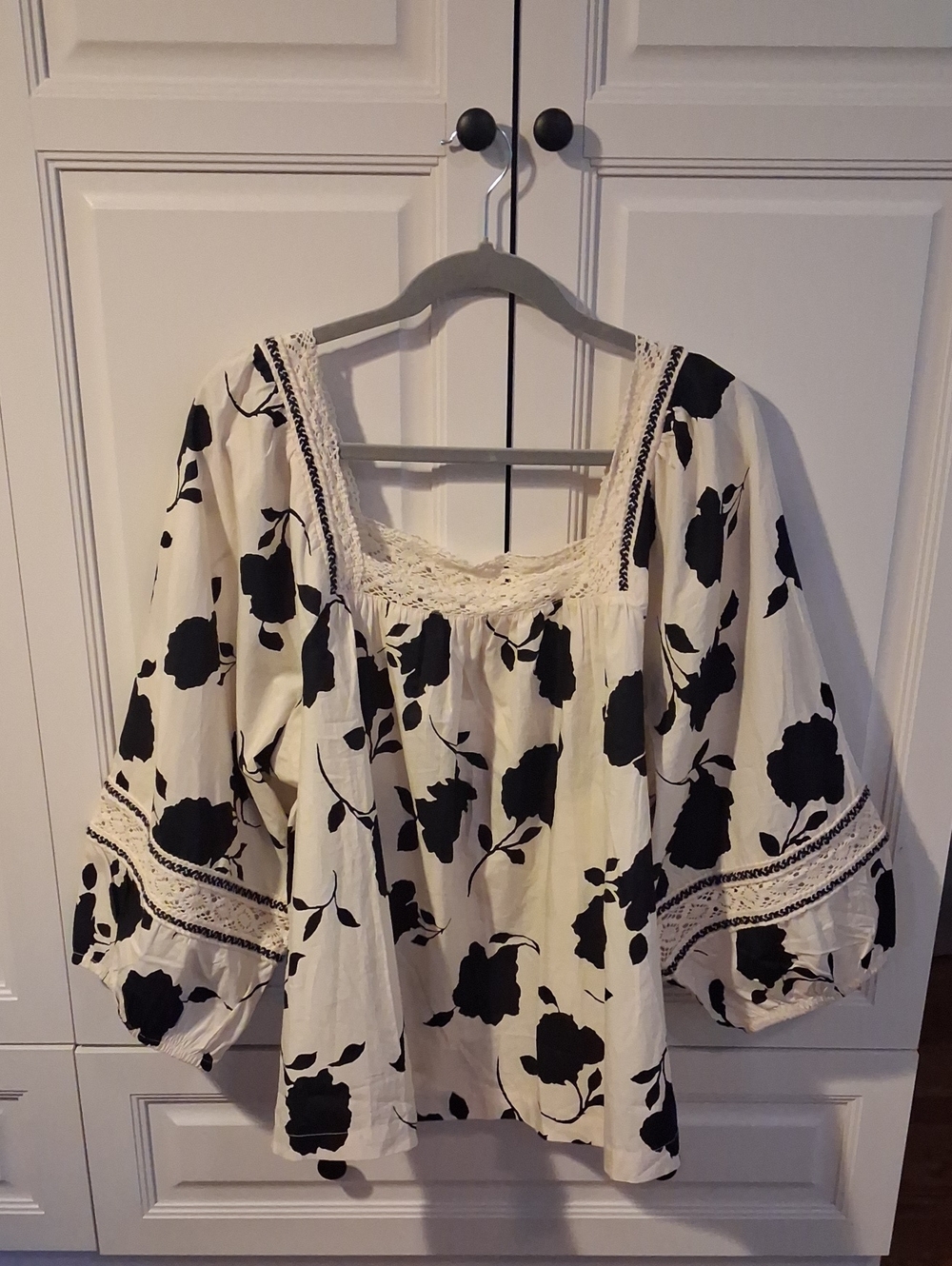 Maurices Cream and Black Floral Peasant Blouse